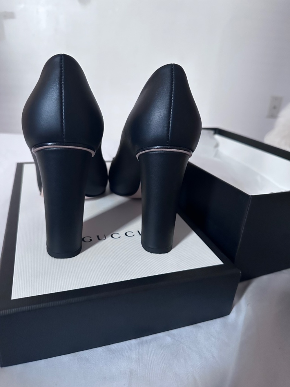 Authentic Gucci Pumps - Picture 8 of 10